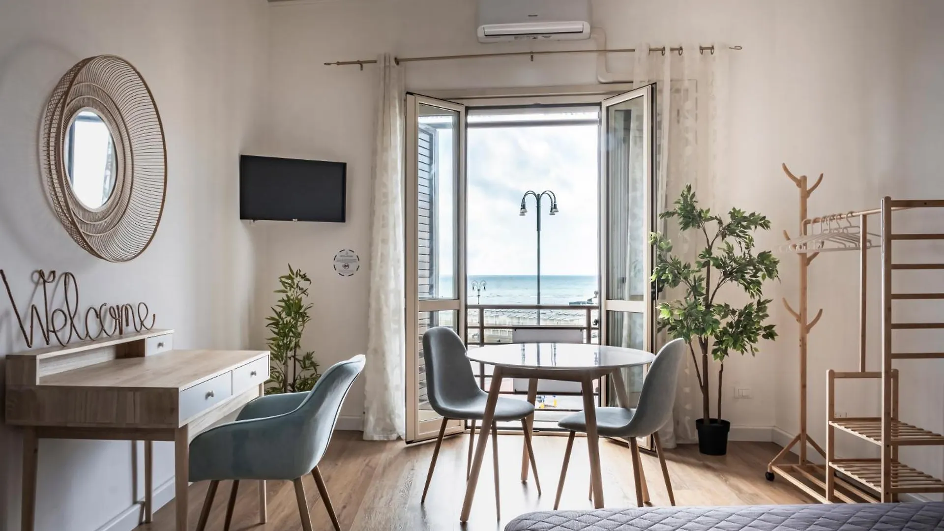 Ostia Holiday Al Pontile 0*, Lido di Ostia Italy